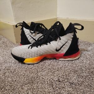 Nike LeBron 16 GS Space Travel White Laser Orange athletic shoes size men's 6.5